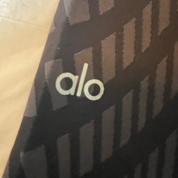 Alo Black and Gray Patterned Leggings - Picture 1 of 5
